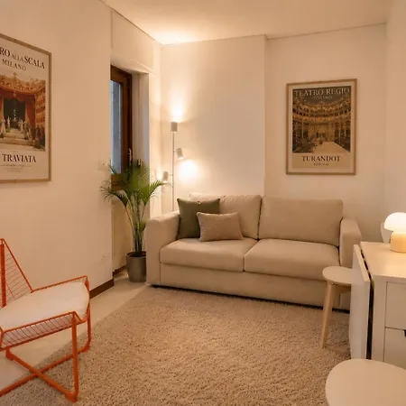 Terrace I Steps To Sea I Newly Refurbished I Casino Apartment *