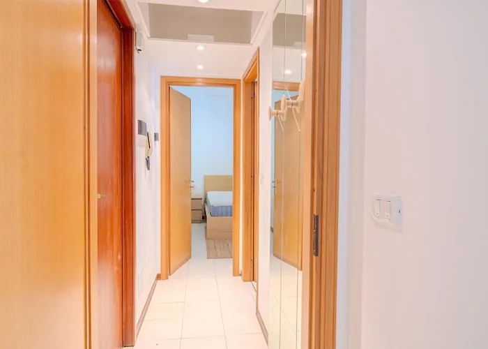 Lejlighed 2-room With Terrace Steps From Sea & Casino, Sleeps 4 *